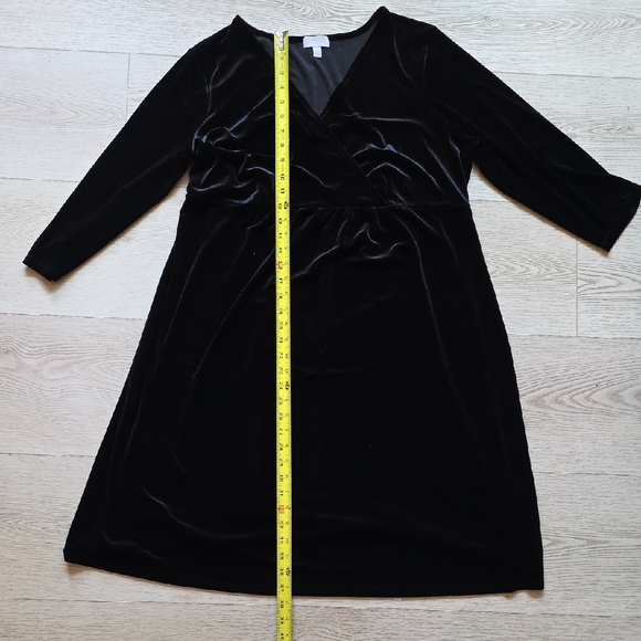 a:glow Black Velvet Garment - Picture 1 of 6